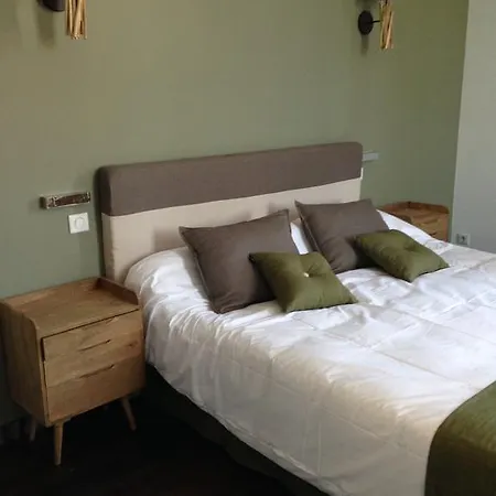 מלון Domaine De L'esperon 3*