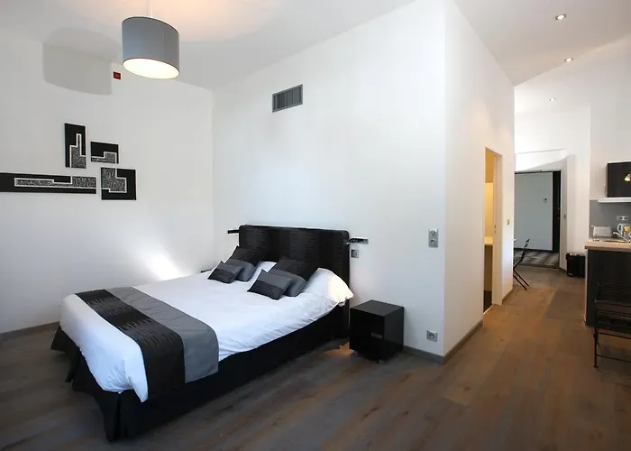 Hotel Domaine De L'esperon 3*