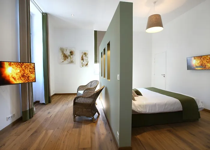 Hotel Domaine De L'esperon 3*